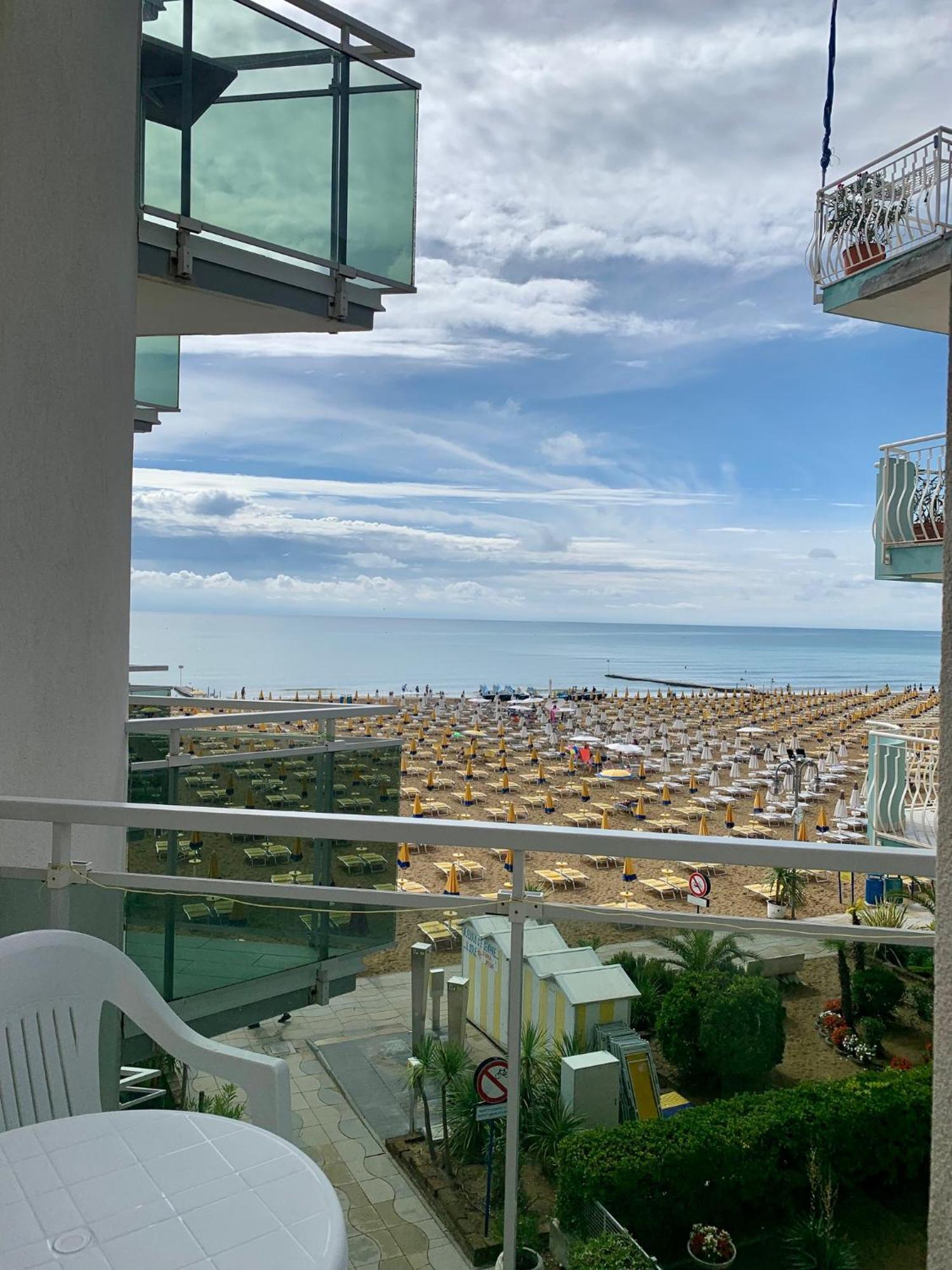 Hotel Nizza Frontemare Superior 3 Stelle ليدو دي يسولو المظهر الخارجي الصورة
